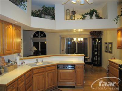 737 East River Road Flushing, MI 48433 - Photo 13 of 22 20267906-12.JPG