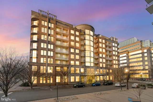 $775,000 | 3625 10th Street North, Unit 301, Arlington, VA 22201