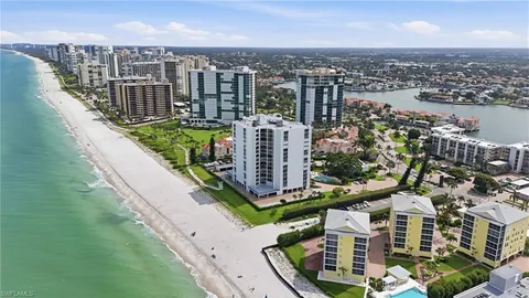 $999,000 | 3951 Gulf Shore Boulevard North, Unit 302, Naples, FL 34103