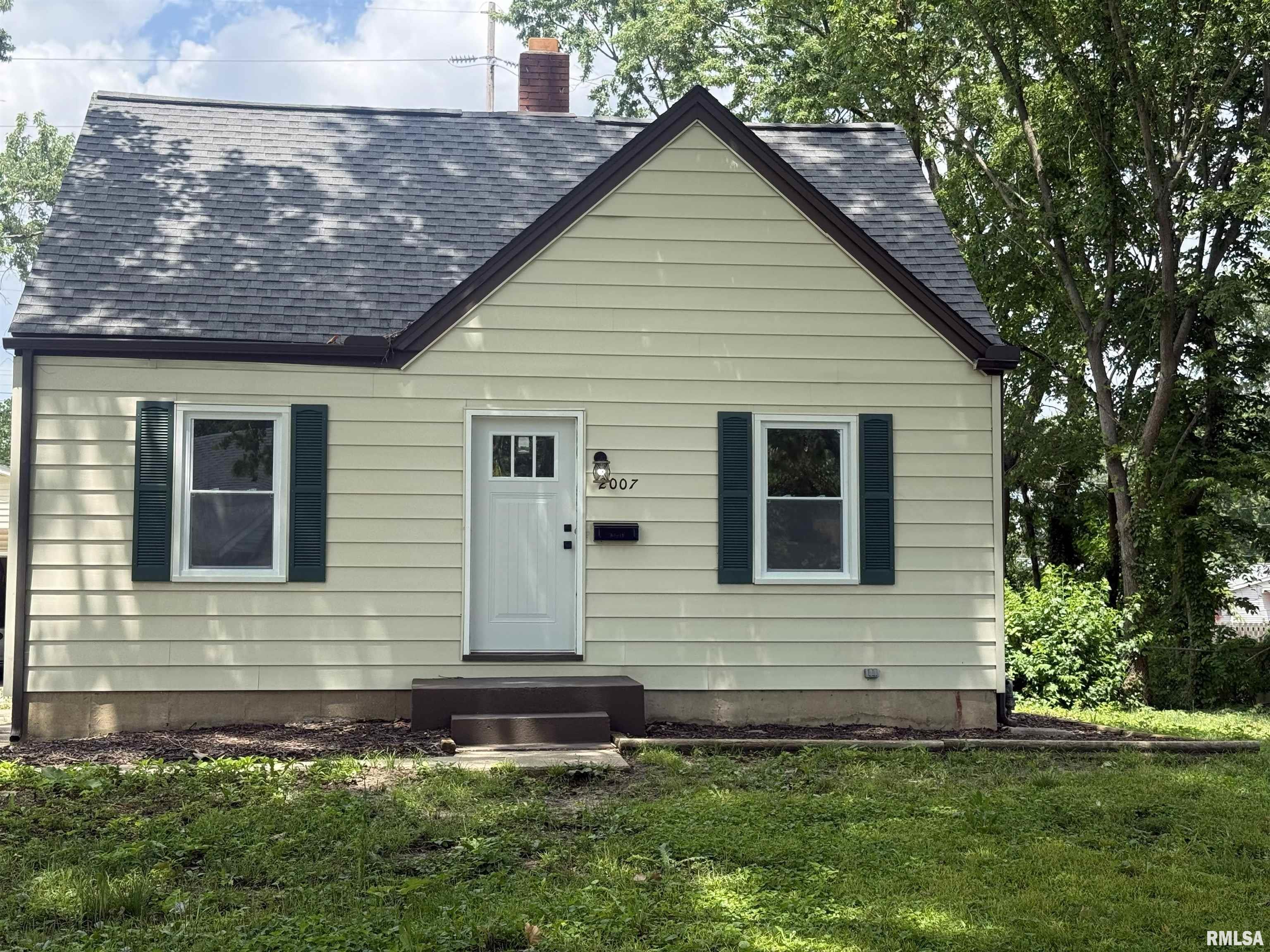 2007 East Buchanan Street Springfield, IL 62703 - Photo 1 of 1