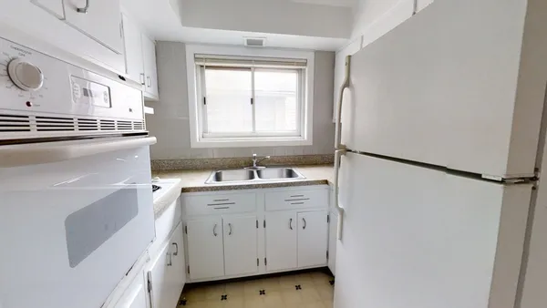 $1,495 | 828 Seward Street, Unit 1W, Evanston, IL 60202