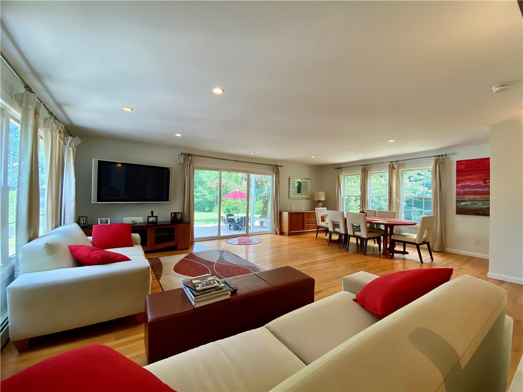 298 Mendon Road North Smithfield, RI 02896 - Photo 18 of 35