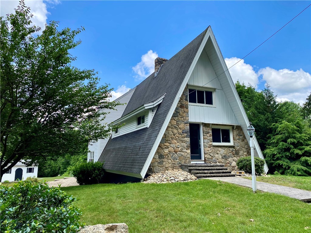 298 Mendon Road North Smithfield, RI 02896 - Photo 3 of 35