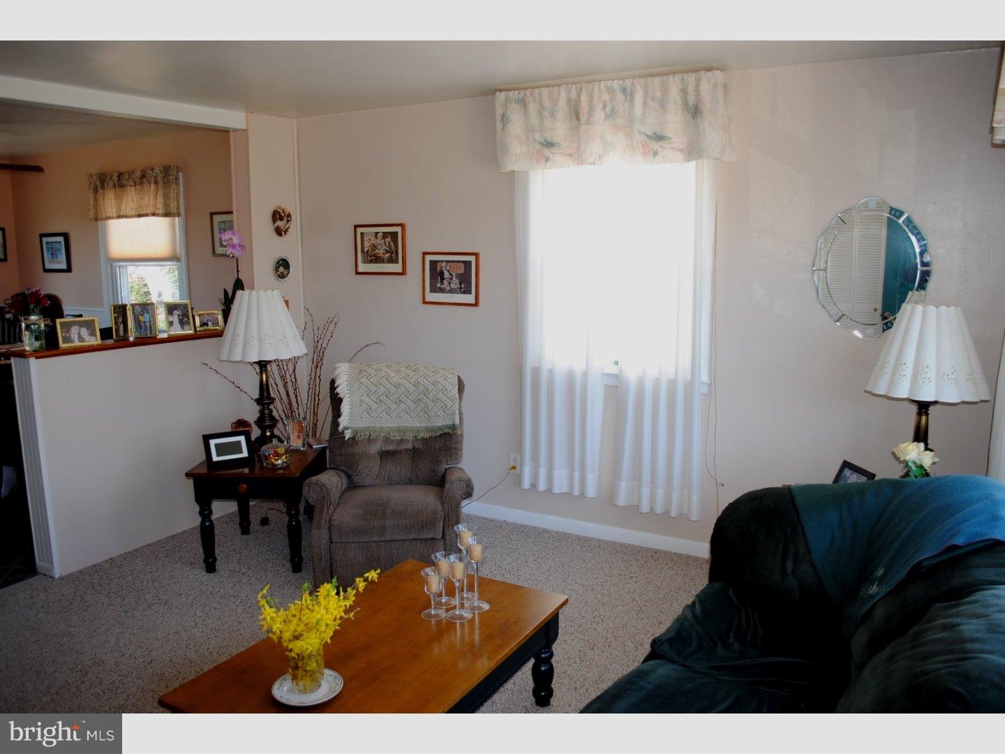 504 Exton Road Hatboro, PA 19040 - Photo 5 of 22 Living Room