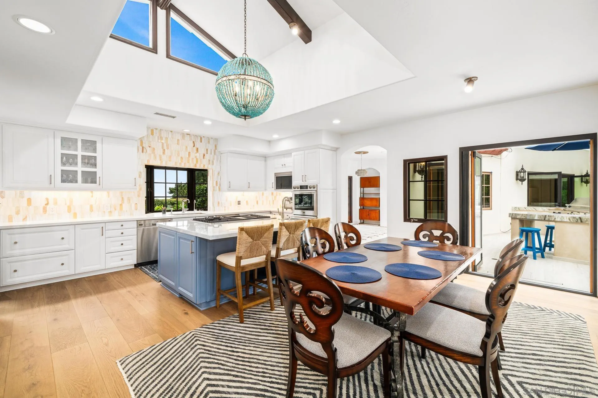 2643 Hidden Valley Road La Jolla, CA 92037 - Photo 16 of 75 Gallery Image 16