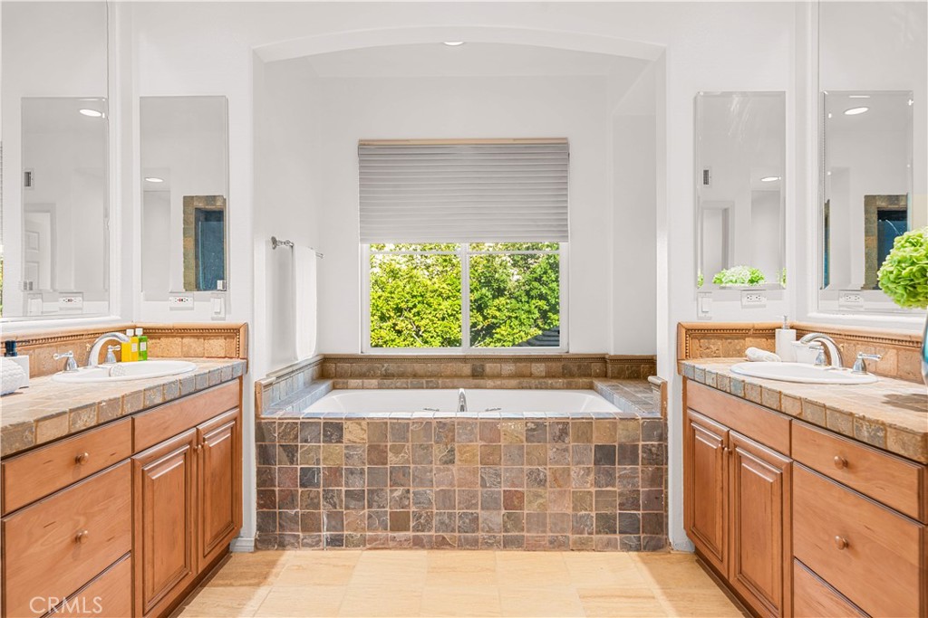 33 Modesto Irvine, CA 92602 - Photo 32 of 73