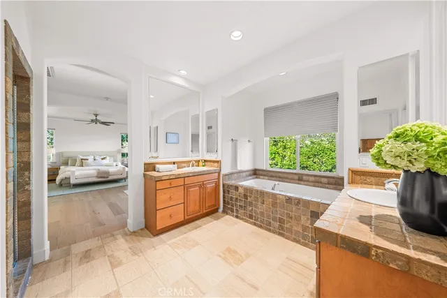 $2,680,000 | 33 Modesto, Irvine, CA 92602