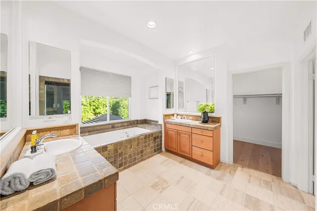 $2,680,000 | 33 Modesto, Irvine, CA 92602