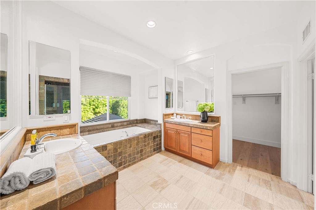 33 Modesto Irvine, CA 92602 - Photo 35 of 73