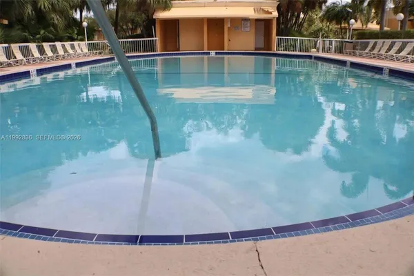 $295,000 | 9351 Fontainebleau Boulevard, Unit B409, Miami, FL 33172