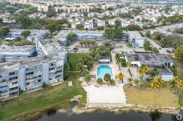 $295,000 | 9351 Fontainebleau Boulevard, Unit B409, Miami, FL 33172