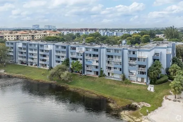 $295,000 | 9351 Fontainebleau Boulevard, Unit B409, Miami, FL 33172