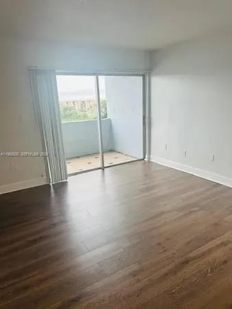 $295,000 | 9351 Fontainebleau Boulevard, Unit B409, Miami, FL 33172
