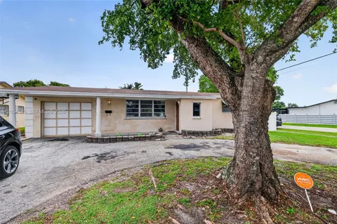 $600,000 | 1901 North 56th Avenue, Hollywood, FL 33021