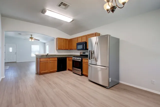 $1,865 | 218 Katy B Lane, Bastrop, TX 78602