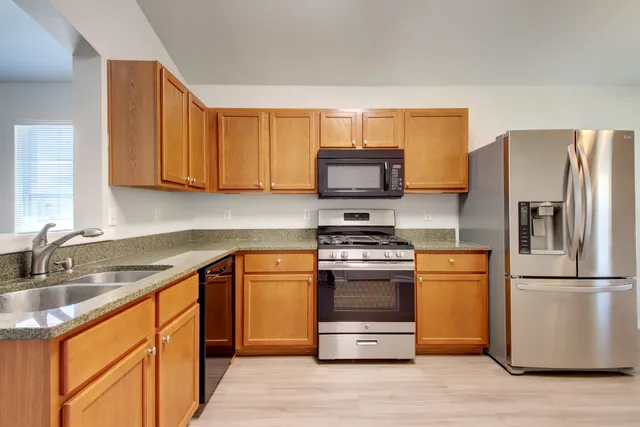 $1,865 | 218 Katy B Lane, Bastrop, TX 78602