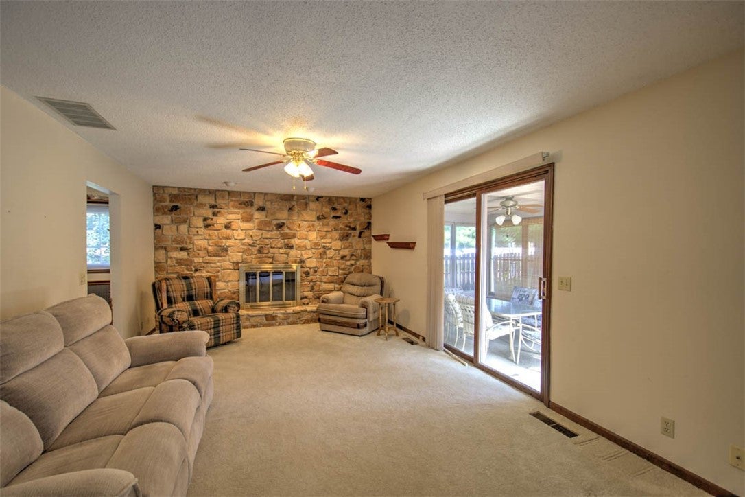 4674 Redbud Court Decatur, IL 62526 - Photo 6 of 26 Gallery Image 6