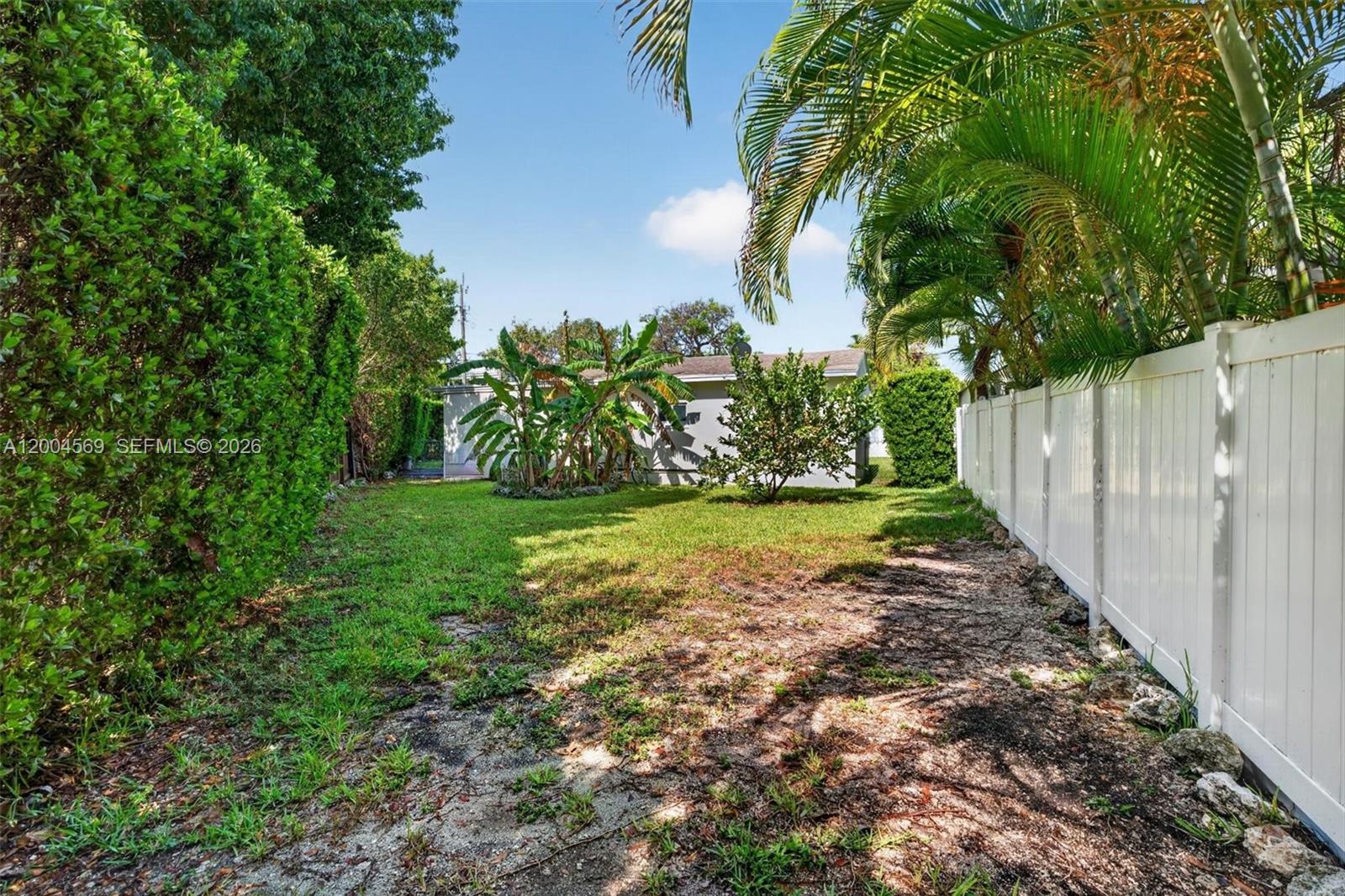 8 Ocean View Boulevard Key Largo, FL 33037 - Photo 17 of 56 Spacious yard with room for a boat or future expansion.