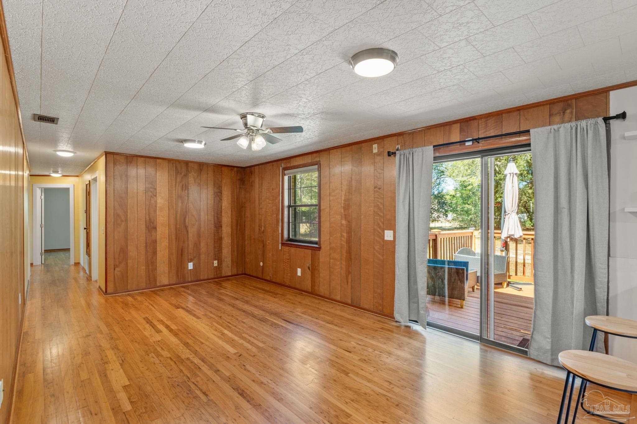2500 East Burgess Road Pensacola, FL 32504 - Photo 3 of 33