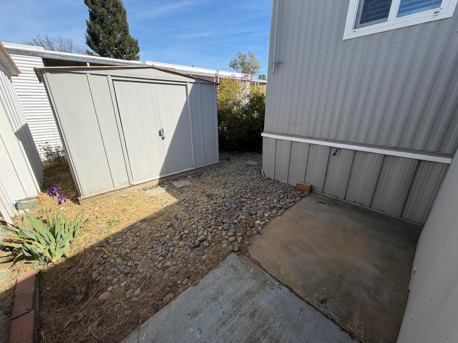 9060 Auburn Folsom Road, Unit 19 Granite Bay, CA 95746 - Photo 26 of 30 a view of a garage
