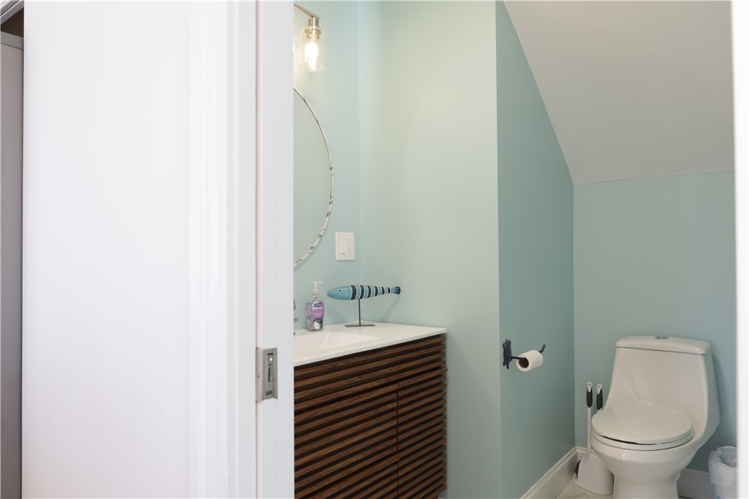 299 Prospect Avenue Middletown, RI 02842 - Photo 15 of 28