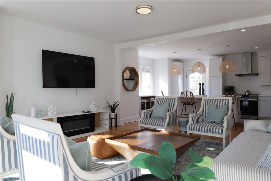 299 Prospect Avenue Middletown, RI 02842 - Photo 2 of 28