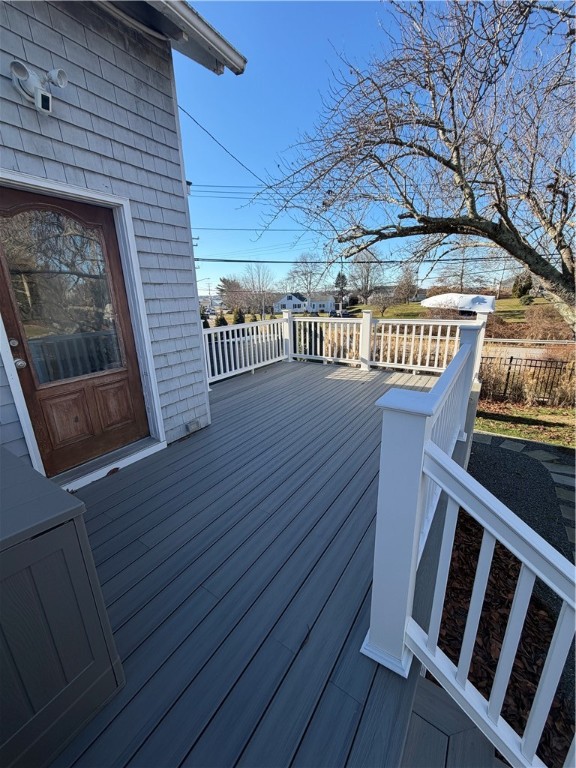 299 Prospect Avenue Middletown, RI 02842 - Photo 26 of 28