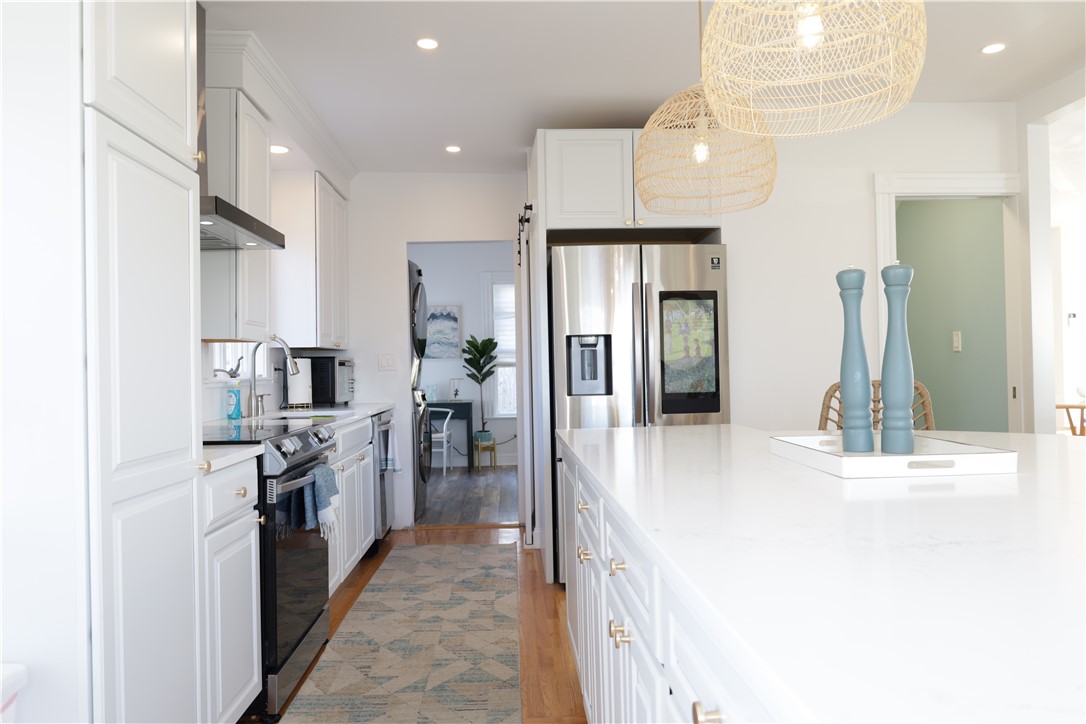 299 Prospect Avenue Middletown, RI 02842 - Photo 8 of 28