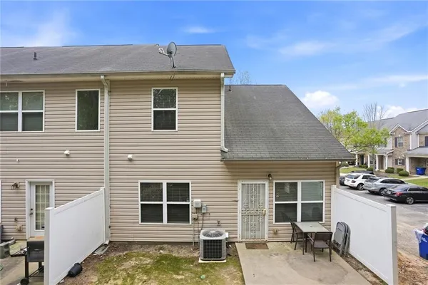 $2,050 | 2555 Flat Shoals Road, Unit 401, Atlanta, GA 30349