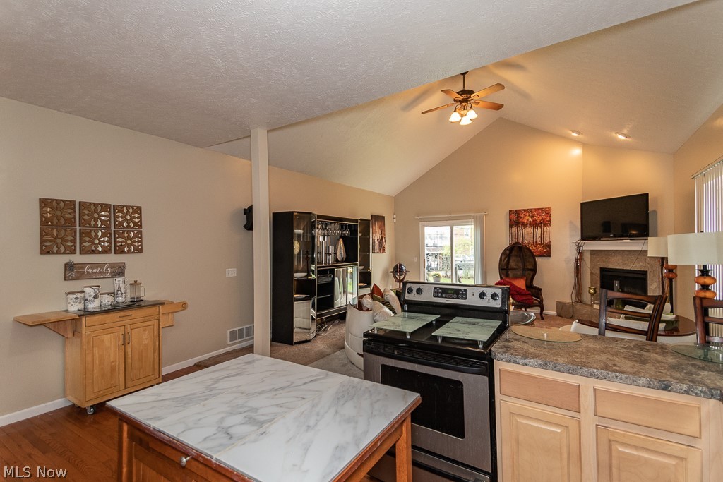 1416 Plainfield Road Cleveland, OH 44121 - Photo 3 of 33 Gallery Image 3