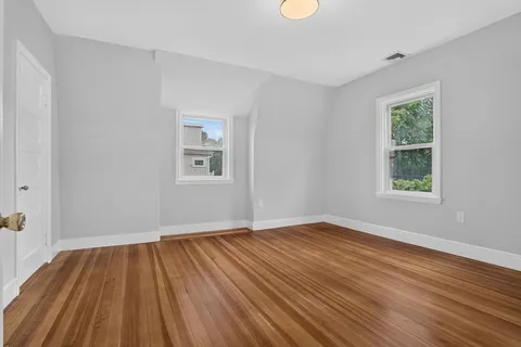$849,000 | 51 Metropolitan Avenue, Boston, MA 02131