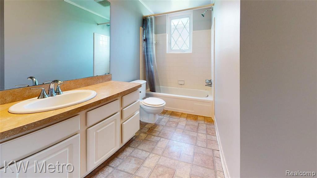 54781 Shelby Road, Unit 80 Utica, MI 48316 - Photo 8 of 9