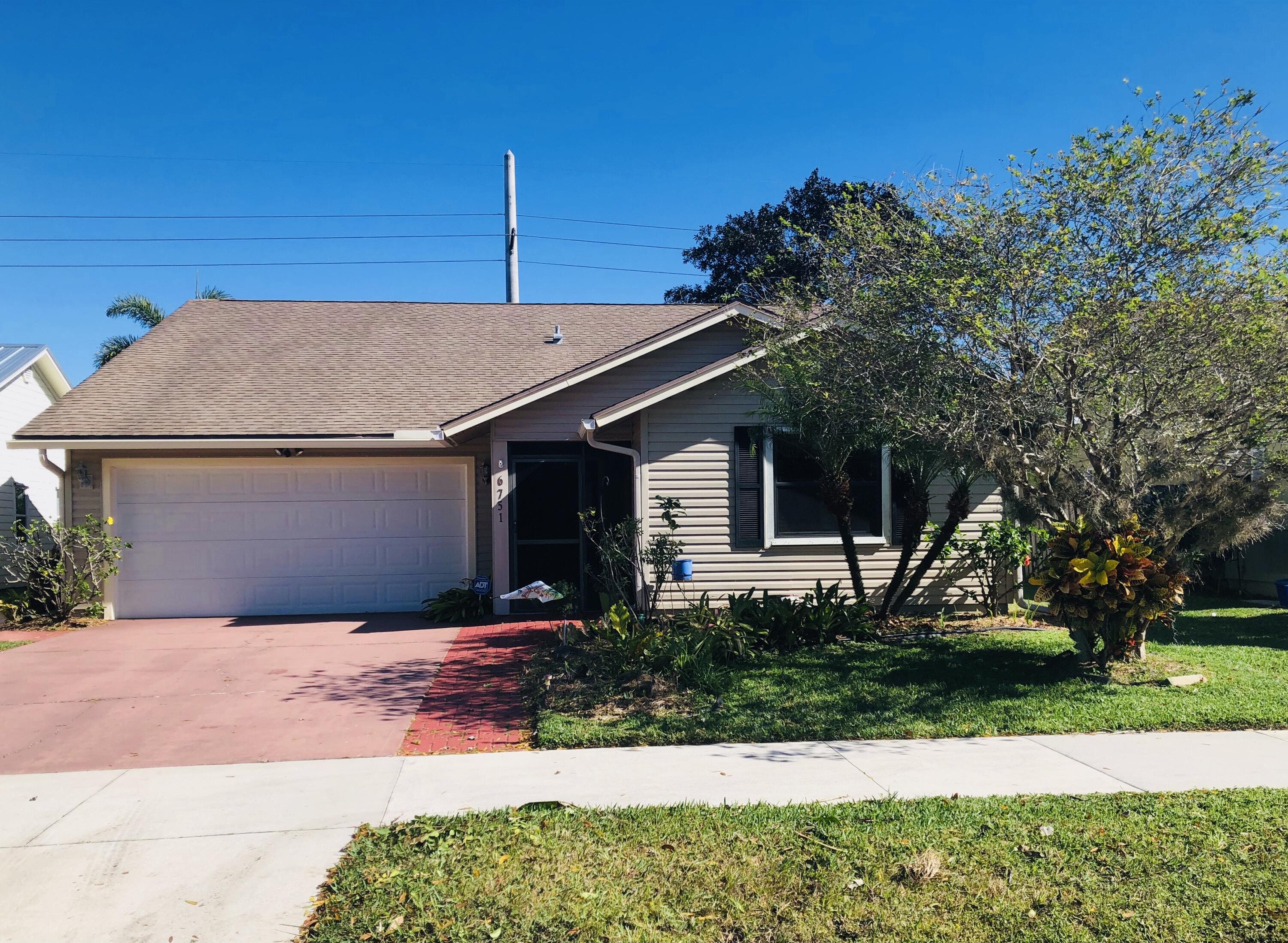 6751 Southeast Raintree Avenue Stuart, FL 34997 - Photo 2 of 19 IMG_9304