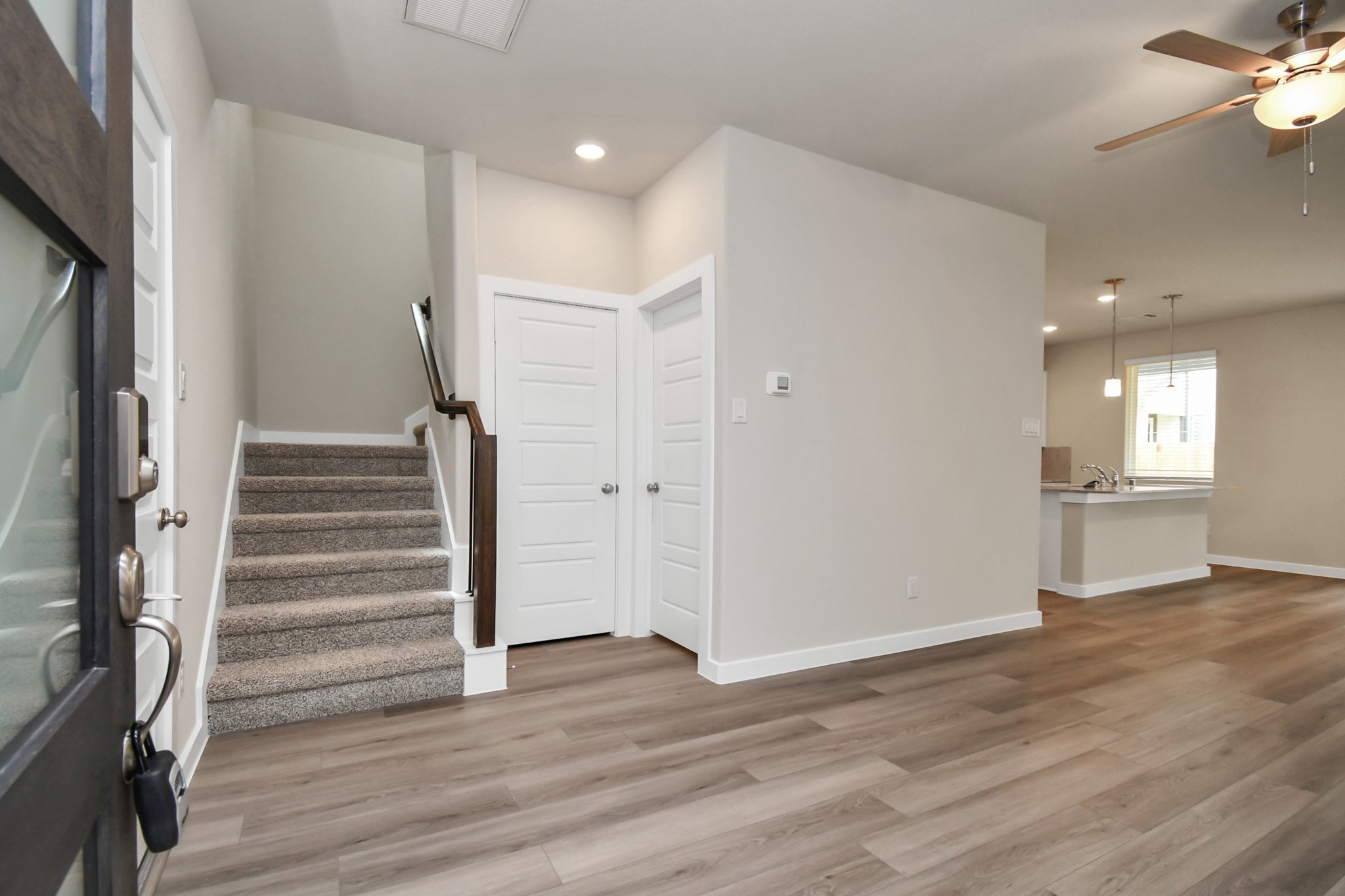 8408 Rising Stream Drive Houston, TX 77063 - Photo 8 of 39