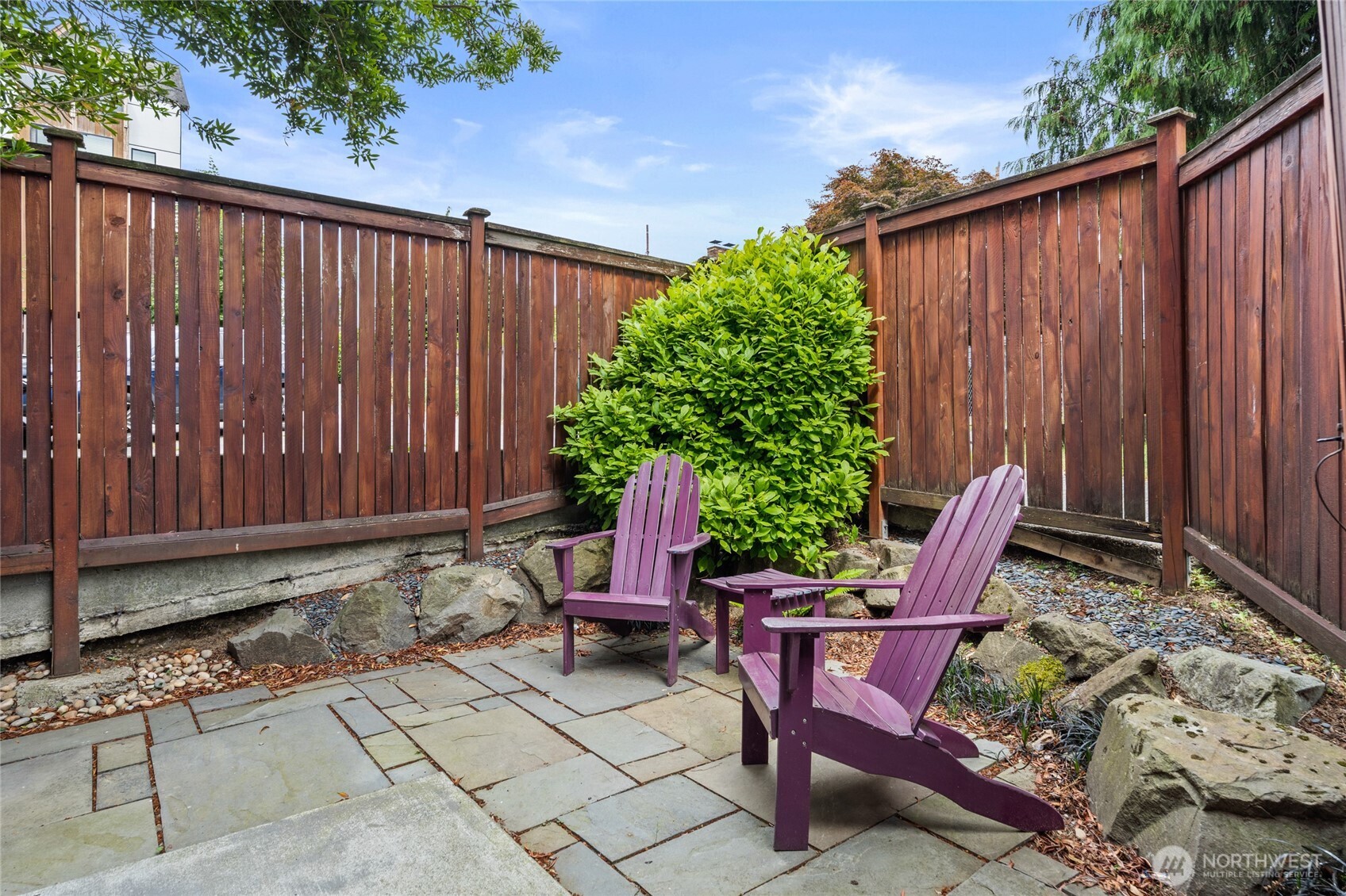 910 North 74th Street Seattle, WA 98103 - Photo 4 of 25