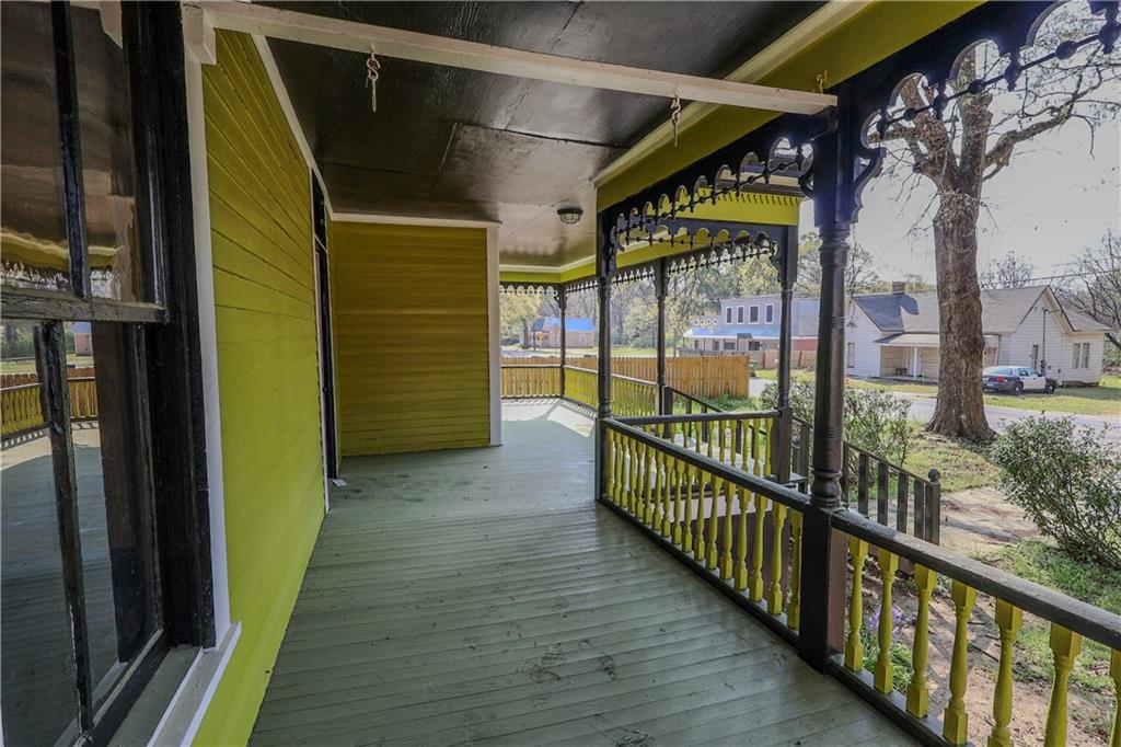 711 Davis Street Monroe, GA 30655 - Photo 7 of 17