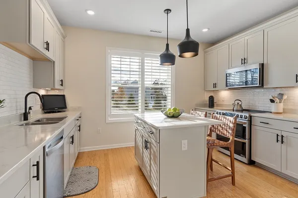 $599,000 | 2 Francis Drive, Unit 101, Andover, MA 01810