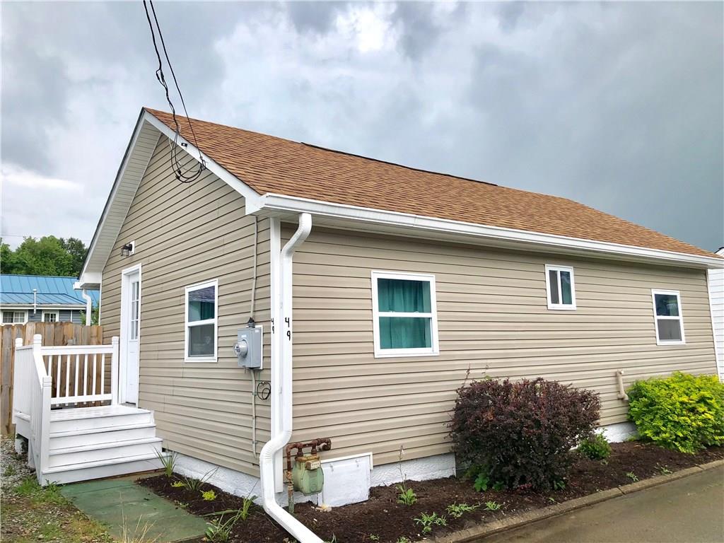 49 Locust Street Ellsworth, PA 15331 - Photo 2 of 24 Gallery Image 2