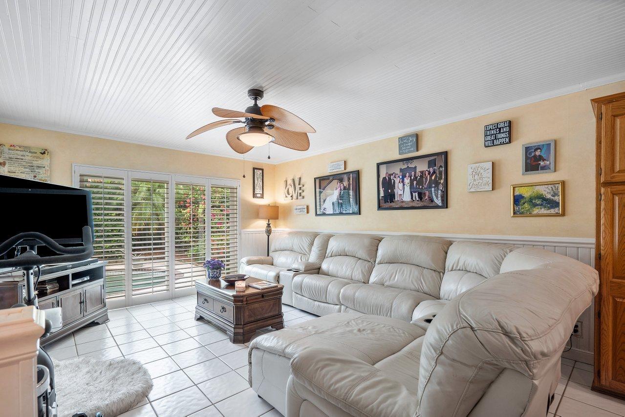 6564 Timber Lane Boca Raton, FL 33433 - Photo 10 of 25 Family Room