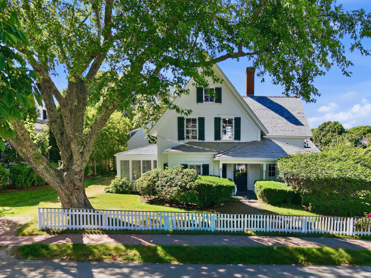 118 South Water Street Edgartown, MA 02539 - Photo 1 of 27