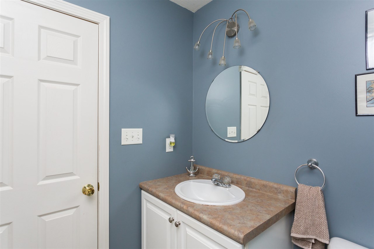7 Fox Run Road Raymond, NH 03077 - Photo 17 of 39