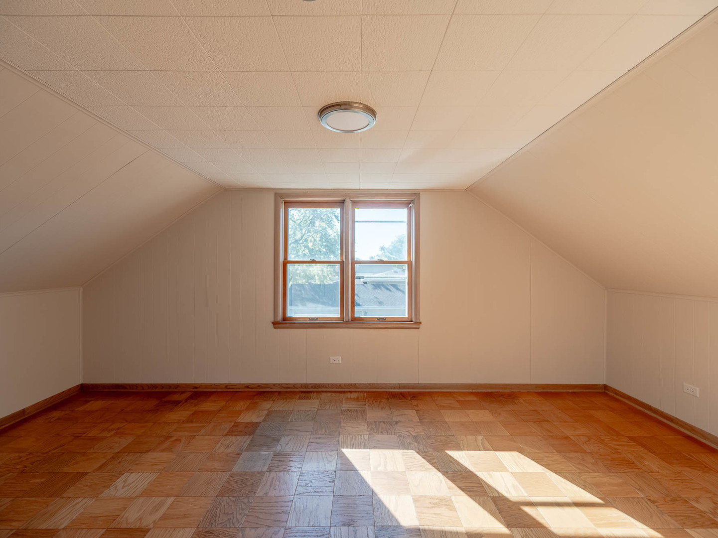 2228 High Ridge Parkway Hillside, IL 60162 - Photo 9 of 16 an empty room with a window