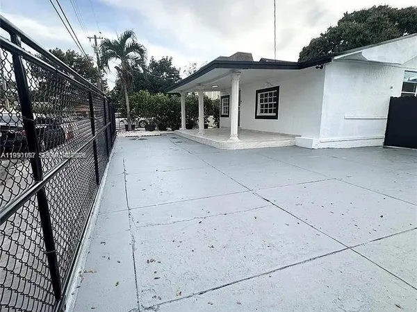 $3,500 | 248 Southwest 18th Court, Miami, FL 33135