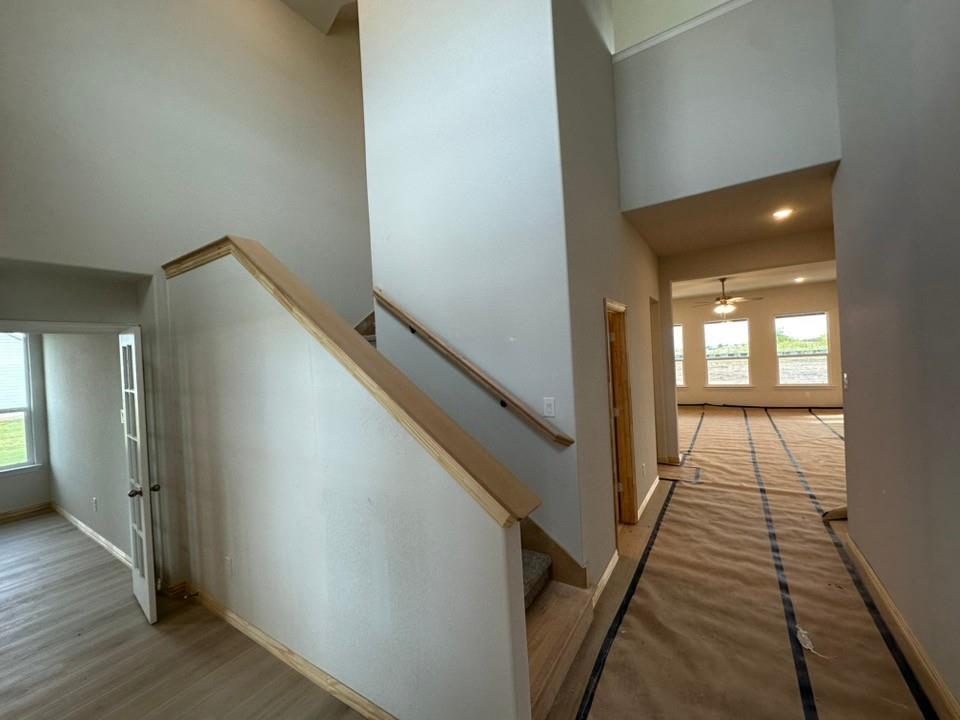 210 Horizon Rd Valley View Valley View, TX 76272 - Photo 4 of 23 Two-story entryway with high ceilings and wood-finish handrails