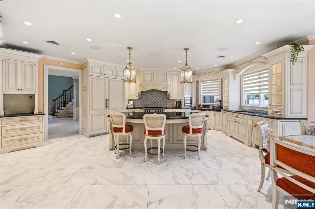 27 Roberts Road Englewood Cliffs, NJ 07632 - Photo 12 of 44