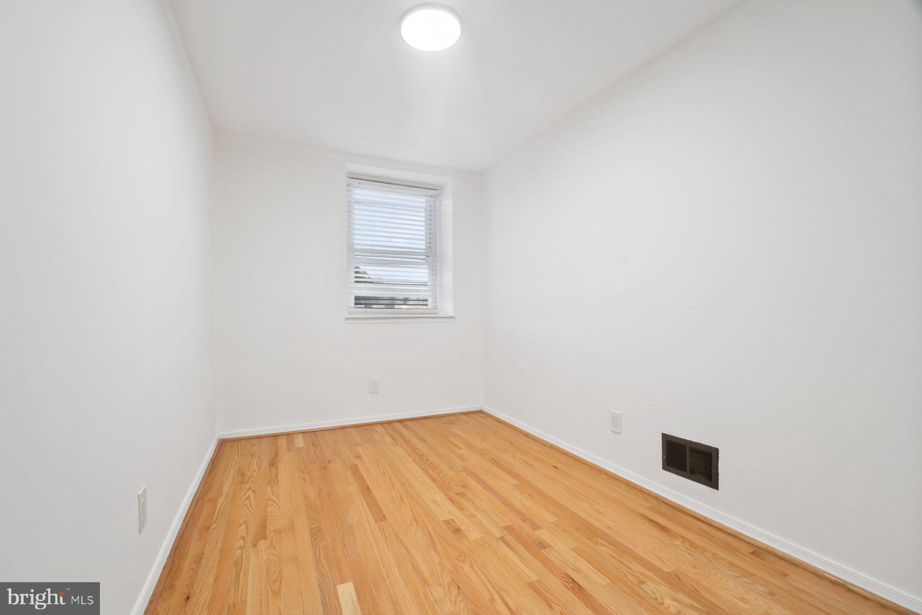 5218 Darien Road Baltimore, MD 21206 - Photo 13 of 26 Gallery Image 13