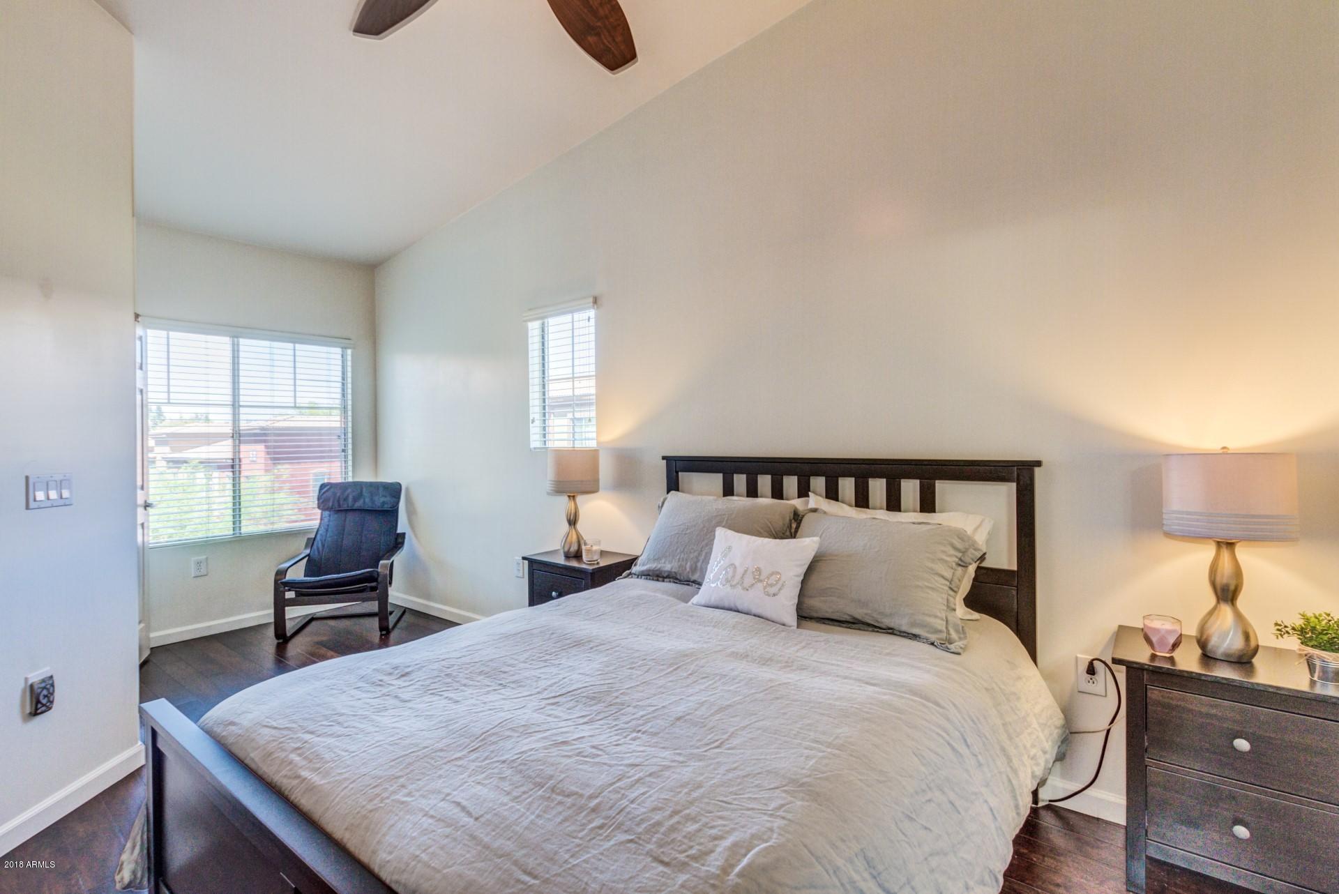 1920 East Bell Road, Unit 1130 Phoenix, AZ 85022 - Photo 19 of 47 Master with reading nook