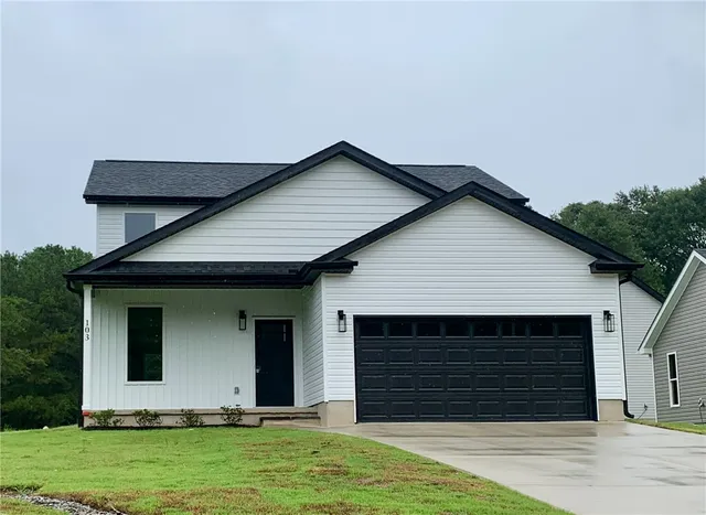 $379,900 | 103 Stephens Road, Pendleton, SC 29670