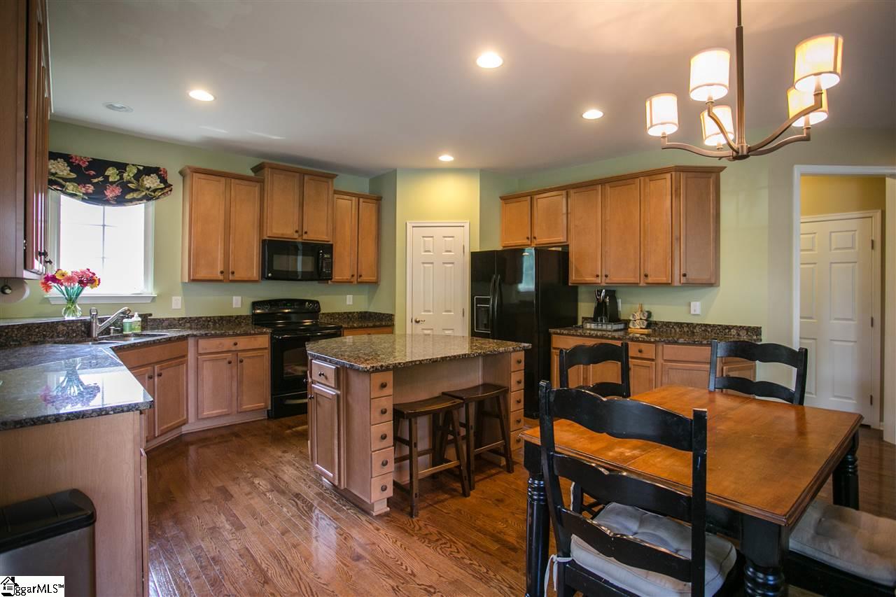 6 Spring Falls Court Greenville, SC 29607 - Photo 8 of 33 Gallery Image 8