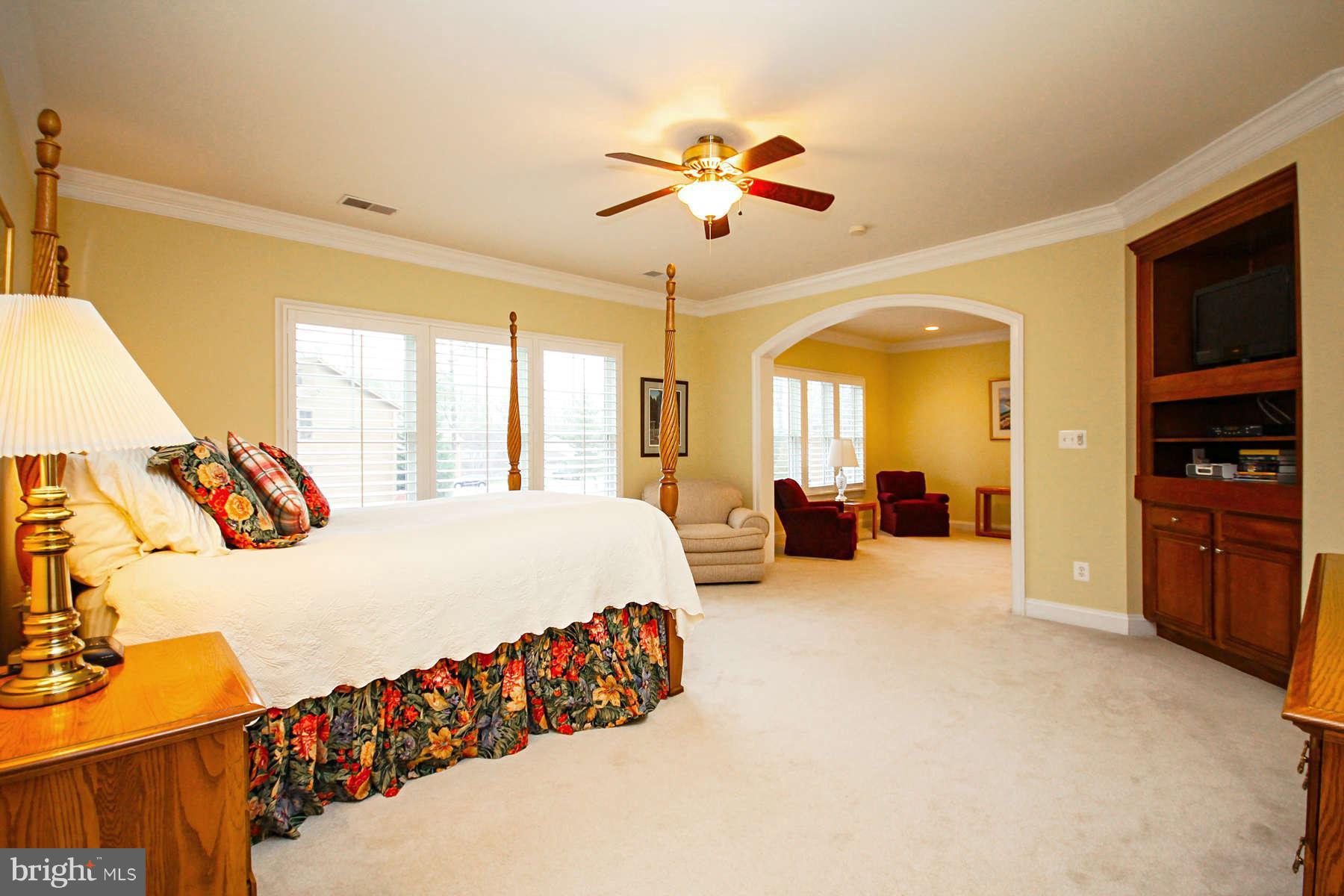 9157 Riesley Lane Vienna, VA 22182 - Photo 14 of 30 Bedroom (Master)
